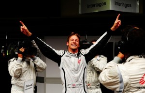 Button Button comemora título em Interlagos no GP Brasil
