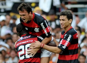 Petkovic Com mais um gol olímpico de Pet Flamengo entra de vez na disputa do título de 2009