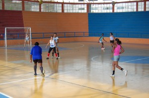 esporte 01 O futsal feminino ganha cada vez mais adeptos na cidade de Itaperuna