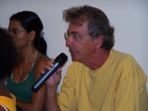 Nivaldo Lariú, o itaperunense que faz sucesso com um dicionário de baianês