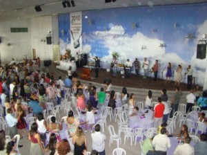 Louvor, adoração e unção na Igreja Betesda