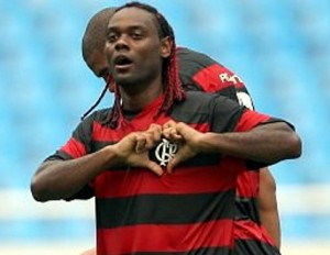Love Vágner Love marcou duas vezes na sua estreia pelo Flamengo