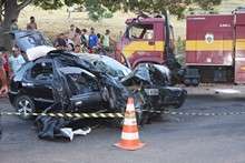 Acidente O veículo ficou totalmente destruído - Foto: Nelson Fotógrafo