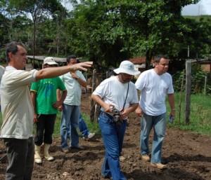 O secretário Décio Zampiér aponta alternativas simples para amenizar os efeitos da deficiência de água nas propriedades