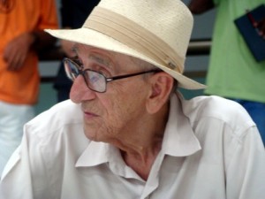 Claudão Claudão está de olhos atentos na Educação do Município de Itaperuna