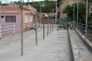 Decom03 Em fase de acabamento, a ponte de Retiro do Muriaé será brevemente inaugurada