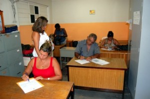 Educação No ato da inscrição os candidatos preencheram uma ficha de inscrição, questionário de conhecimentos alusivos ao cargo e declaração de disponibilidade para lotação