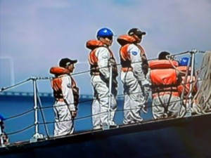 Estudantes Náufragos se emocionam ao entrar na baía de Guanabara