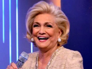 Hebe Camargo retorna ao SBT nesta segunda-feira ao lado de Roberto Carlos