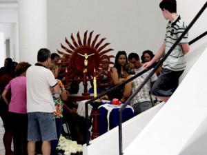 Dener Uma multidão compareceu para dar o último adeus a Dener Pacheco