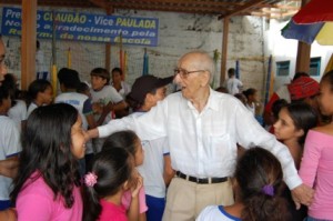 Educação02 “Quero sempre entregar o melhor colégio para as crianças”, afirmou Claudão