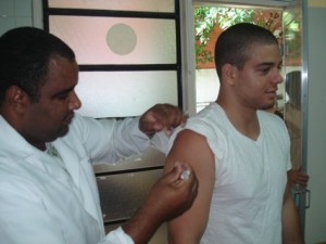 Saúde profissionais da saúde devem estar previamente resguardados da gripe