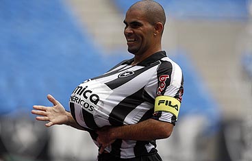 Alessandro fez um dos gols do Botafogo contra o Bangu