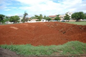 Obras02 Aterramento do antigo campo de futebol do Bairro Boa Fortuna onde será construída uma praça
