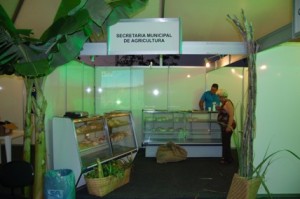 Agricultura No estande da Secretaria Municipal de Agricultura é possível experimentar os produtos produzidos na cidade