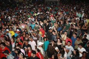 Itaperuna06 Os shows foram de graça para a população