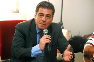 Júlio Secretário Julio Bueno se reúne com prefeitos, secretários e empresários para oferecer produtos e serviços para a região