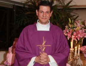Padre Andrei Padre Silvio Andrei apresenta na TV Canção Nova o programa Diálogo com Deus