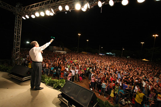 Show da Fé em Itaperuna no dia 13/05 às 19h30 no Centro Poliesportivo - Cidade Nova