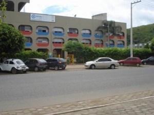 cederj Cederj em Itaperuna funciona ao lado do Terminal Rodoviário na Cidade Nova