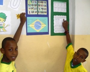 Copa O projeto estimula a criatividade dos alunos, que têm as seguintes matérias envolvidas no projeto: Geografia, Artes, Língua Portuguesa e Matemática