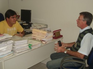 MP02 O promotor Márcio e o coordenador Aurélio parceria no combate ao mosquito da dengue