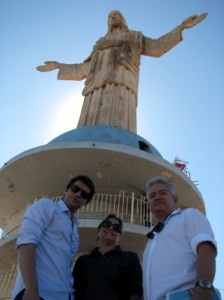 Marcelo Nascimento, a artista plástica Beth Ximenes e o decorador Ney Augusto