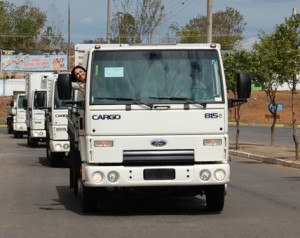 Veículos secretária de Governo Claudete Cerqueira participou da apresentação dos novos veículos