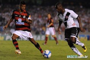 VascoxFlamengo Ze Roberto do Vasco em lance durante partida contra o Flamengo pela 12ª rodada do Campeonato Brasileiro 2010, realizada no estadio do Maracana. Foto: Marcelo Sadio/AGIF