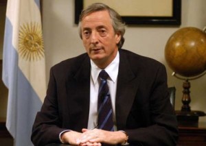 Néstor Kirchner, de 60 anos, morreu nesta manhã após uma parada cárdio-respiratória