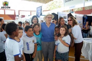 Sempre muito querido pelos pequeninos, o prefeito Claudão foi uma das atrações do evento