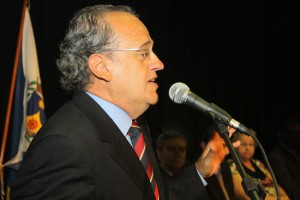 Dimas também é contra a votação do projeto que regulamenta a exploração de bingo no país