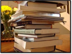 Livros doados serão para atender pessoas carentes