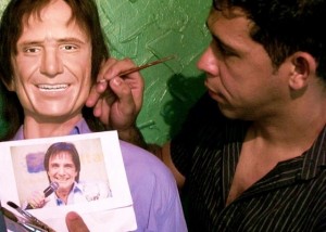 Marcelo diz que somente faz escultura de quem ele gosta