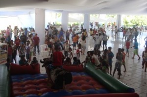 Social A festa reuniu aproximadamente 750 crianças assistidas pelos programas da Secretaria de Ação Social