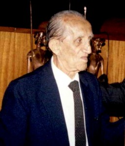 Fundador do PTB, em 1945, do PDT, em 1980 e deputado estadual por dois mandatos, Talarico também participou da criação da União Nacional dos Estudantes, em 1938