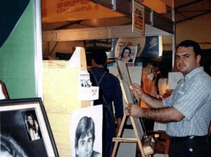 Cristian Tardin fazendo sucesso com os seus quadros em grafite em Itaperuna