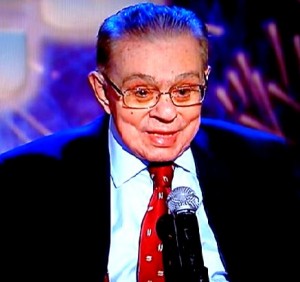 Chico Anysio melhora da pneumonia no Hospital Samaritano no Rio de Janeiro