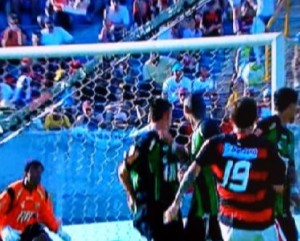 Flamengo Bottinelli estreia com o pé direito literalmente