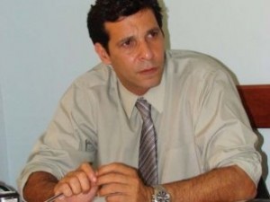 Geraldo O Delegado titular da distrital, Geraldo Assed Estefan, comandou as buscas pelos suspeitos