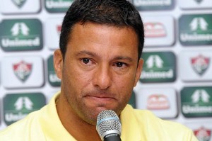 Washington dá adeus ao futebol com muita emoção no Rio de Janeiro