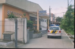 O caso está sendo registrado na 82ª DP (Maricá)