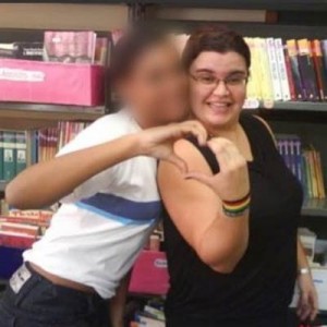 A professora foi acusada de abusar de uma aluna de 13 anos