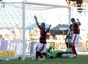 Flamengo Ronaldo Angelim fez o gol no tempo normal para o Flamengo