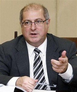 Ministro Paulo Bernardo acredita que empresas vão começar a oferecer Banda Larga a R$ 27, R$ 25