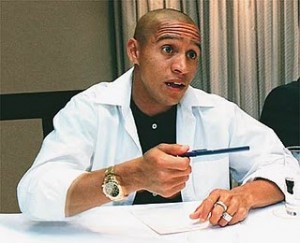 Roberto Roberto Carlos já está fora do Corinthians