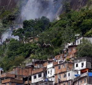 Rocinha Incêndio destrói várias casas na Favela da Rocinha no Rio