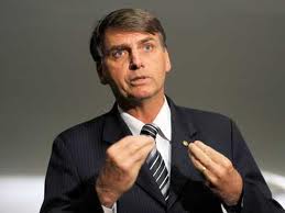 Jair Bolsonaro levanta bandeira contra gays em favor da Família