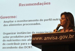 Denise Resende Segundo a gerente de Alimentos da Anvisa, Denise Resende, a avaliação deve ser rápida