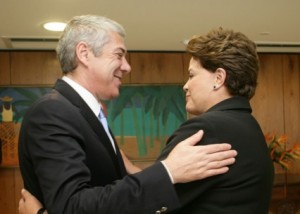 O Primeiro-Ministro José Sócrates, que renunciou ao cargo no último dia 23 receberá Dilma ao lado do desafeto presidente Cavaco Silva